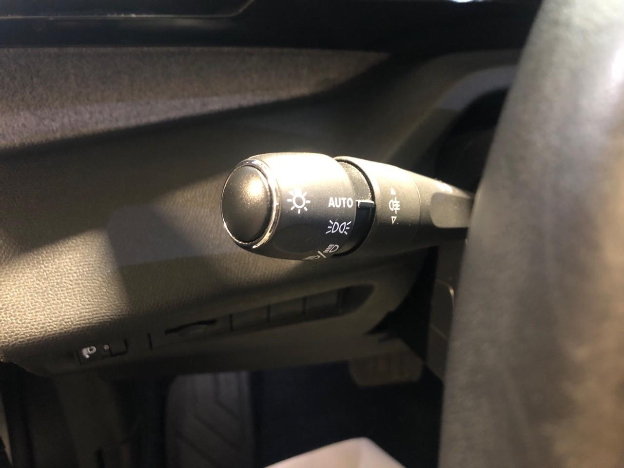 Peugeot 308 bluehdi 130ch s&s eat8 allure — photo 20