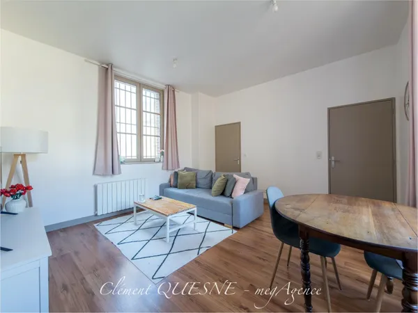 APPARTEMENT RÉNOVÉ AU CALME EN HYPERCENTRE