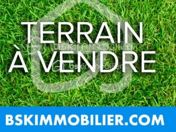 Terrain 700 m²