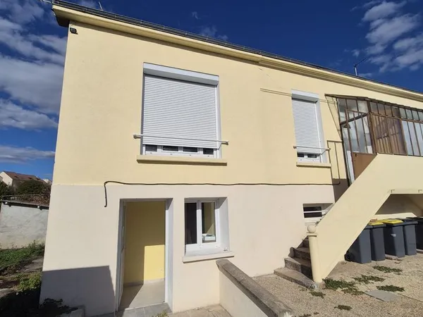 T3 entièrement rénové avec terrain à Cusset avec climatissation réversible