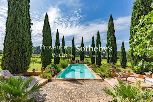 Vignoble 100000 m²