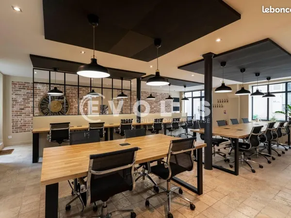 Bureau 130 m²