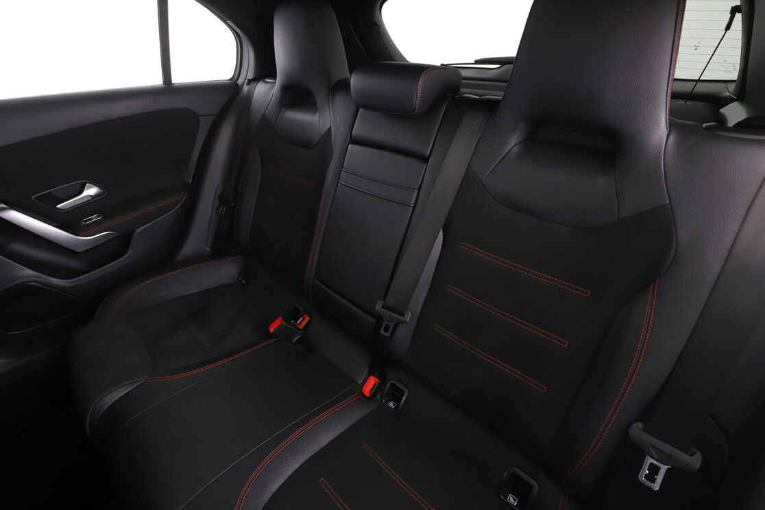 Mercedes-Benz Classe A 180 d AMG Line 7G-DCT — photo 13