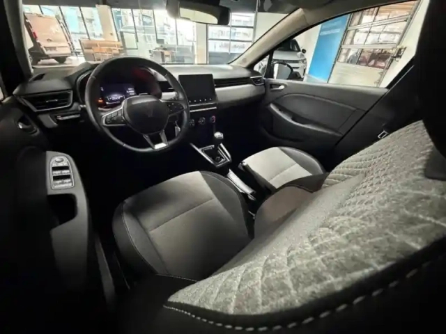 Renault Clio 1.0 tce 90ch evolution - 24 — photo 11