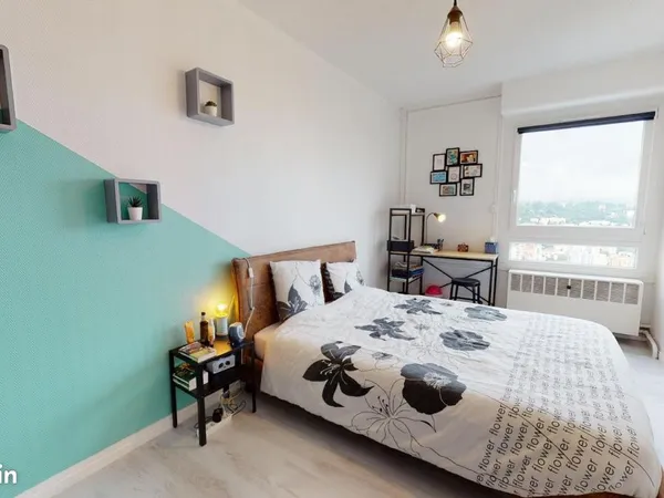 Chambre 4 pièces 82 m²
