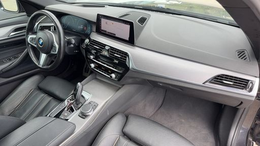 BMW Serie 5 518d 150 Steptronic8 - M Sport – 2020 – 138900 km – Diesel – Boîte Automatique — photo 38