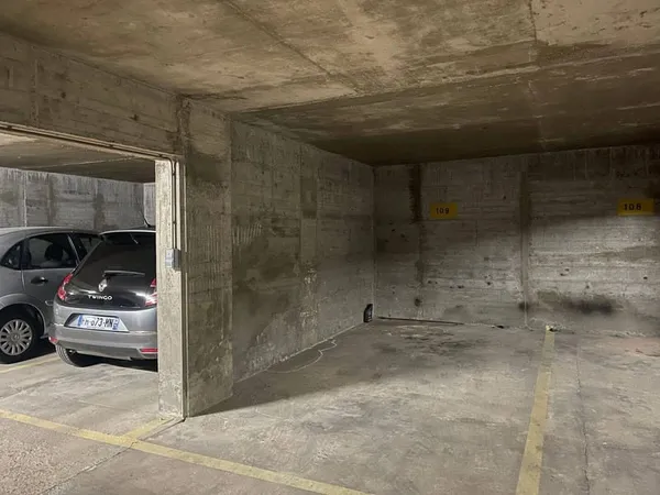 Parking 13 m²