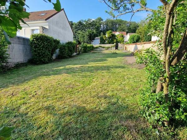 Marcoussis (91460) - Terrain à bâtir 527 m2 dans hypercentre