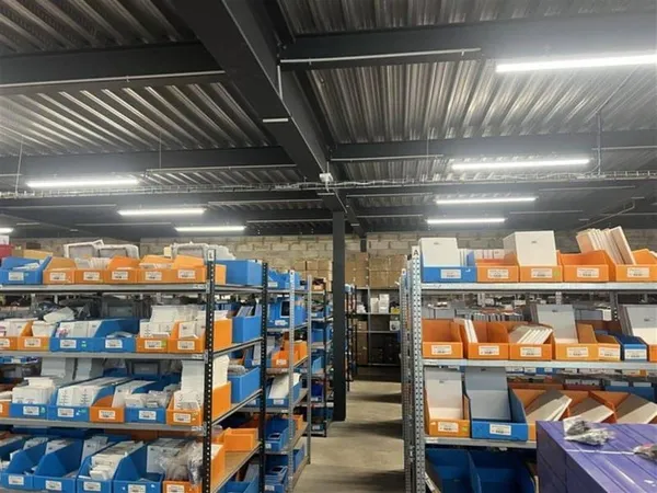 Local d'activité 1256 m²