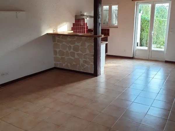 A louer appartement avec terrain
