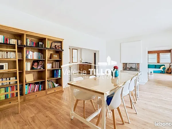 Maison 7 pièces 210 m²