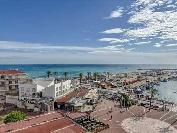 A VENDRE - ST CYPRIEN PLAGE 66750 - STUDIO VUE MER ET PORT - 6EME ETAGE - LOGGIA - PARKING SECURISE 