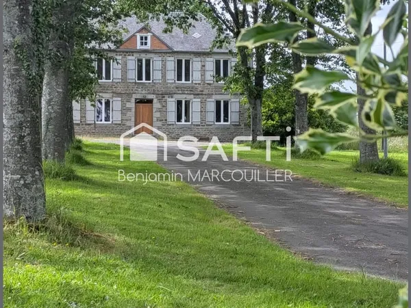 Benjamin Marcouiller vous propose : Maison de Maitre 5 pièces.