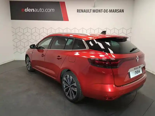 Renault Megane iv estate e-tech plug-in hybrid 160 — photo 3