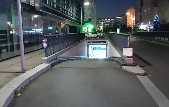 Parking 13 m²