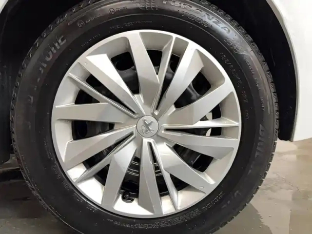 Peugeot 208 puretech 75 s&amp;s bvm5 — photo 19