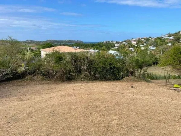 Terrain constructible 1144 m²