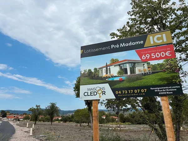 Terrain 370 m² RIOM