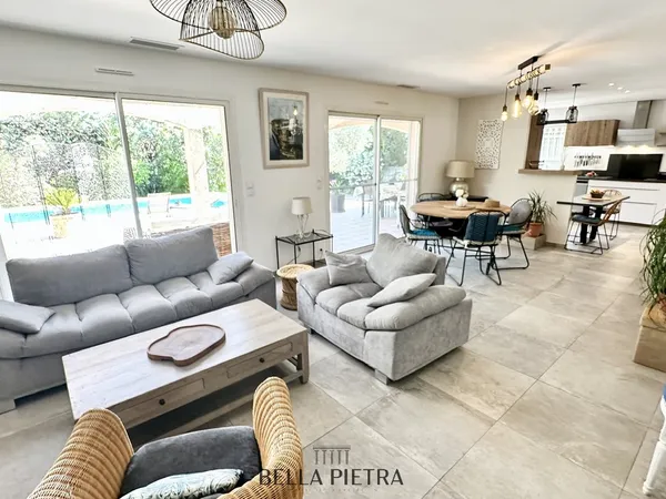 Vends villa - 126 m² - 4 pièces, 3 chambres - Aubais 30250