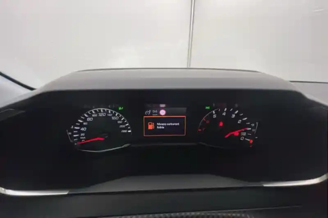 Peugeot 208 puretech 75 s&amp;s bvm5 — photo 21