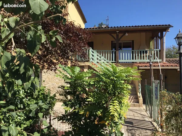 Maison 13 pièces 245 m²