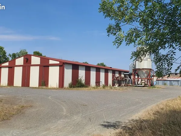 Maison 975 m² La Châtaigneraie