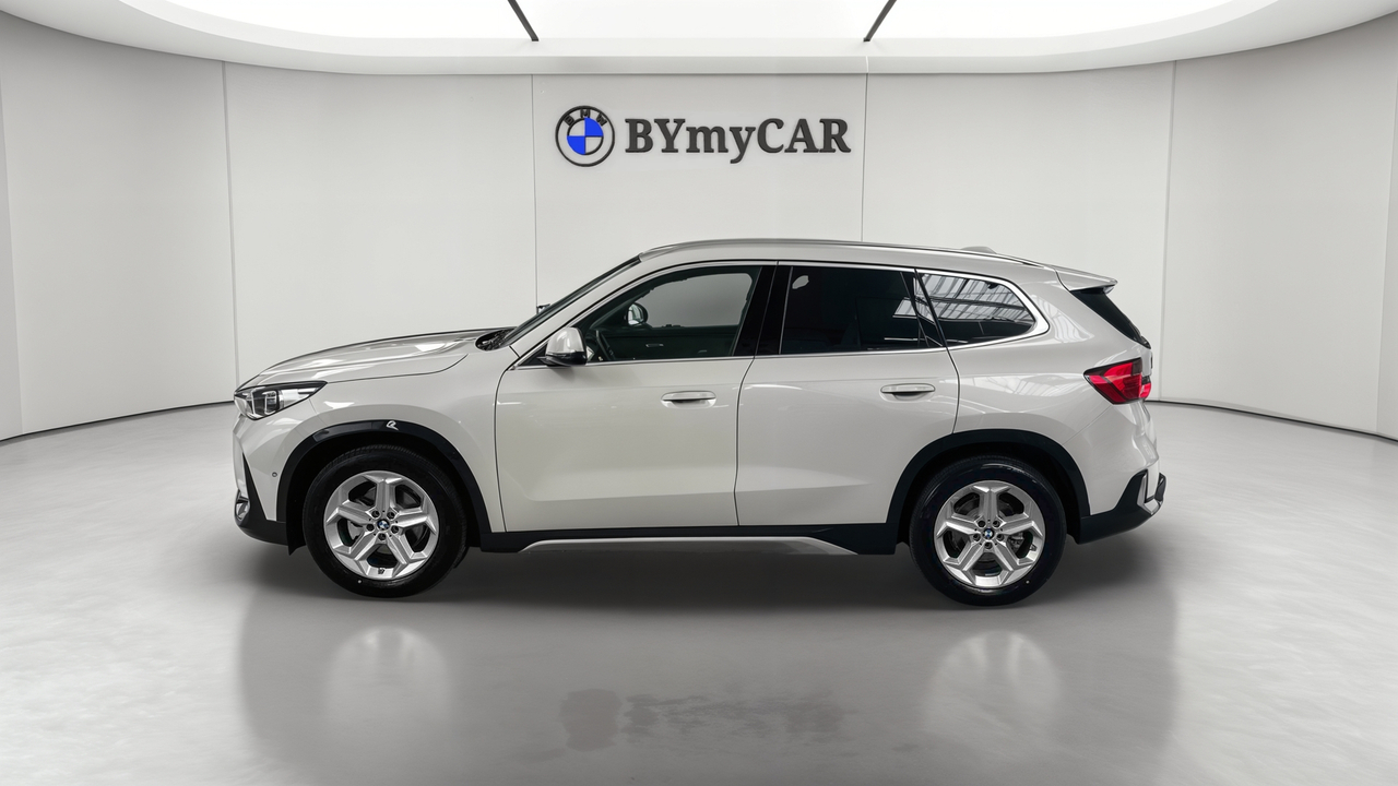 BMW iX1 eDrive20 — photo 2