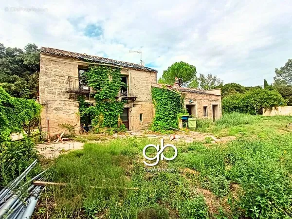 Maison à rénover - Potentiel 160 m2 - Terrain 1100 m2 - Sussargues