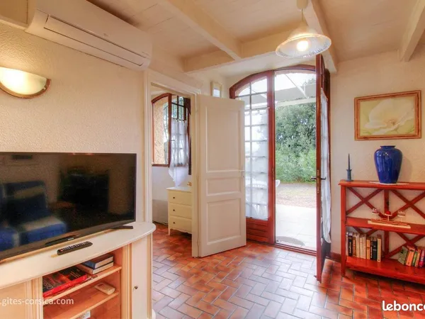 T2 à l'entrée de Porticcio