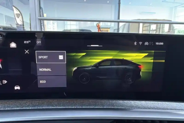 Peugeot 3008 hybrid 136 e-dcs6 — photo 24