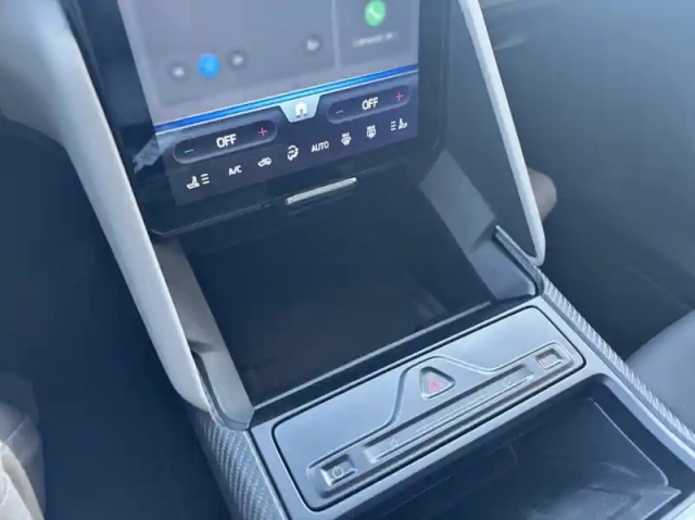 Ford Explorer 170ch standard range 52kwh pack premium rwd — photo 28