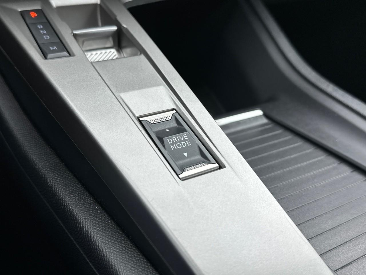 Peugeot 308 hybrid 145 e-dcs6 allure — photo 31
