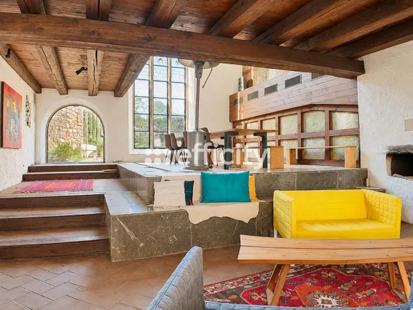 Maison 12 pièces 634 m²