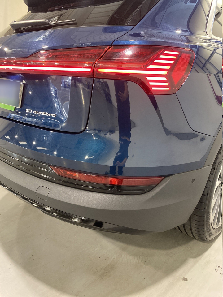 Audi e-tron — photo 56