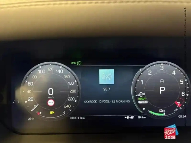 Land Rover Defender 110 2.0 p300e phev trophy edition deep sandglow — photo 12