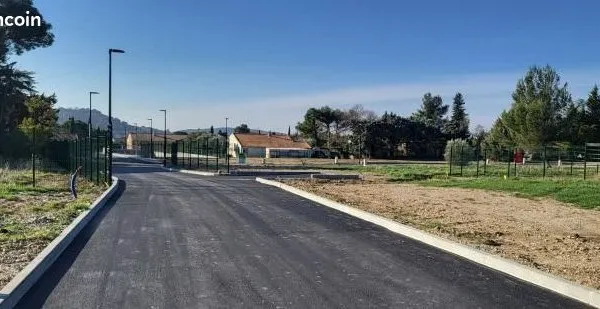 Terrain à bâtir de 455 m² à DOMAZAN (30)