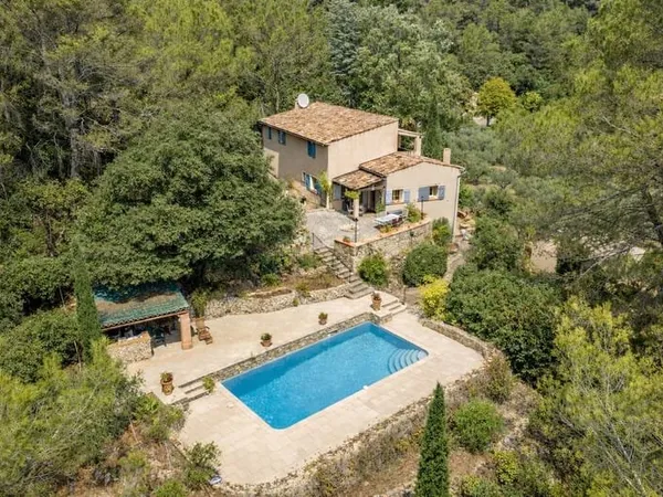 Maison 6 pièces 427 m²