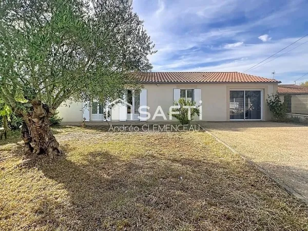 Maison de plain-pied  Prignac-et-Marcamps  commodités à pied  Terrain de 1 172 m²