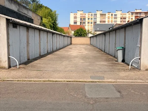 Garages fermés en centre ville