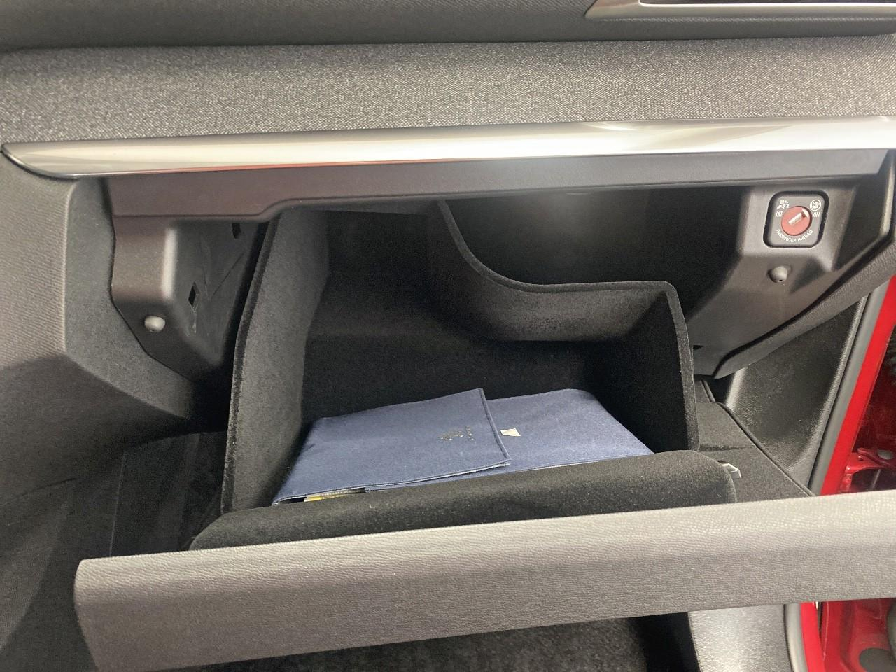 Peugeot 3008 hybrid 225 e-eat8 allure pack — photo 28