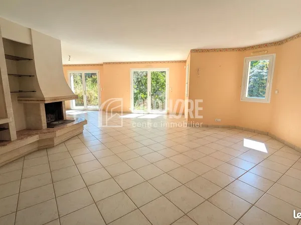 Maison 7 pièces 215 m²