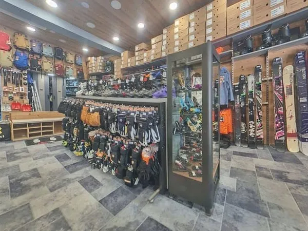 Boutique 1 pièce 84 m²