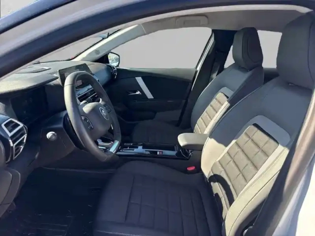 Citroën C4 hybride 136 e-dcs6 — photo 31