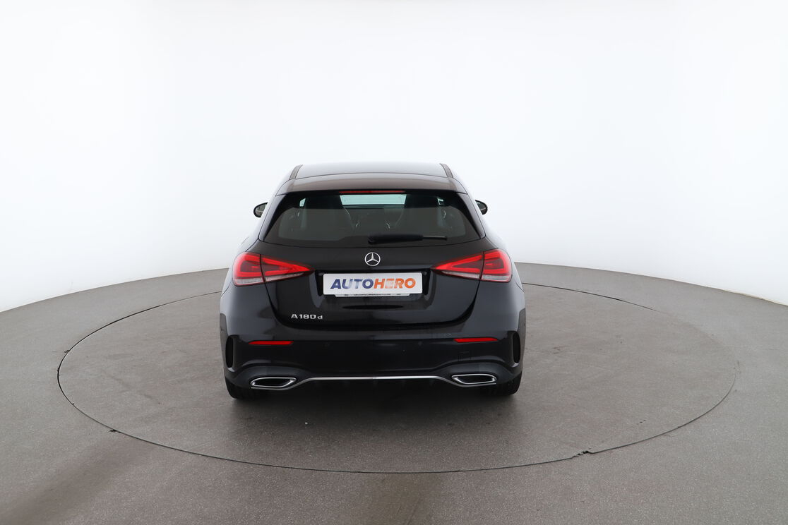 Mercedes-Benz Classe A 180 d AMG Line 8G-DCT — photo 4