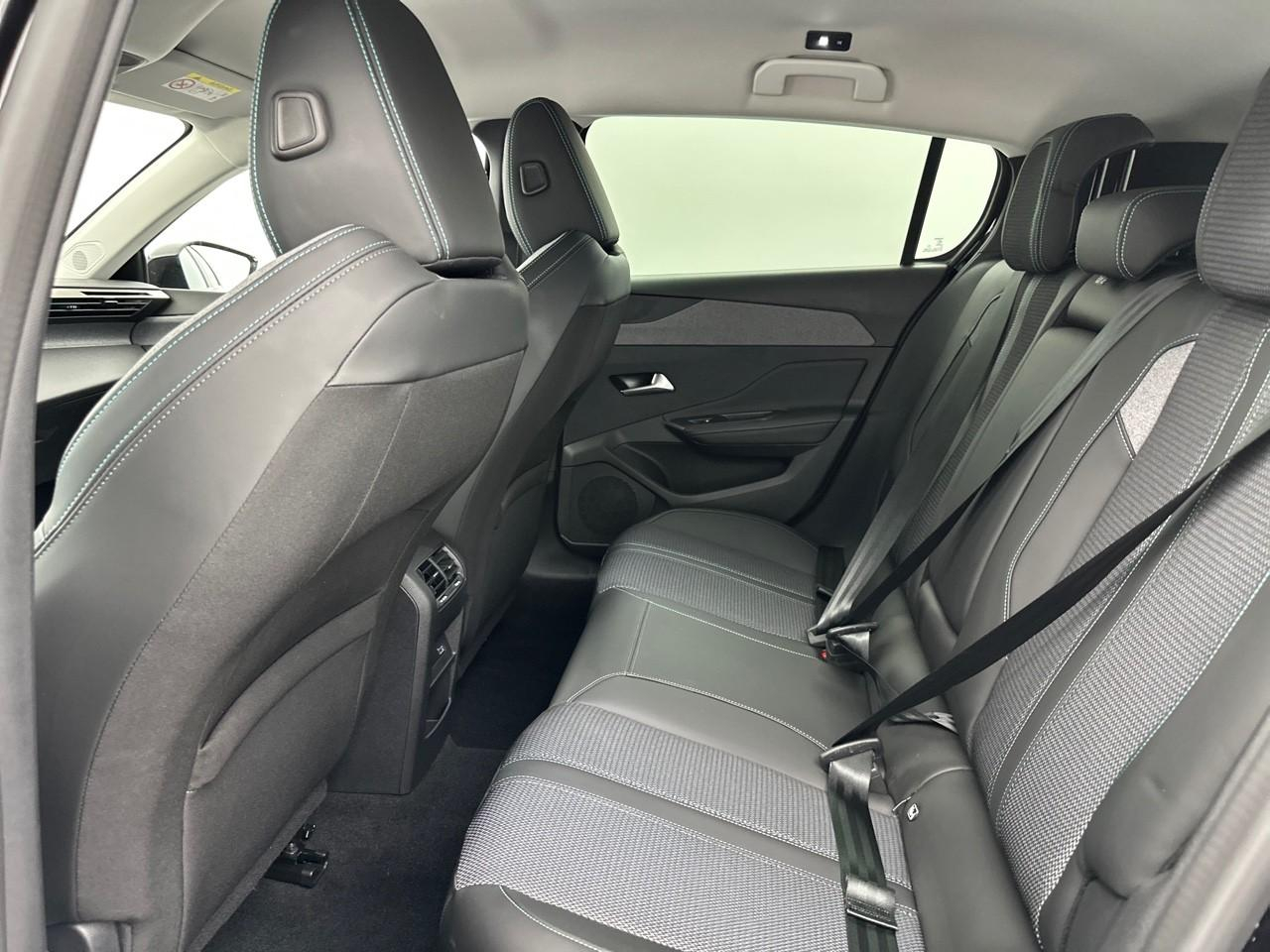 Peugeot 308 phev 180 e-eat8 allure pack — photo 12