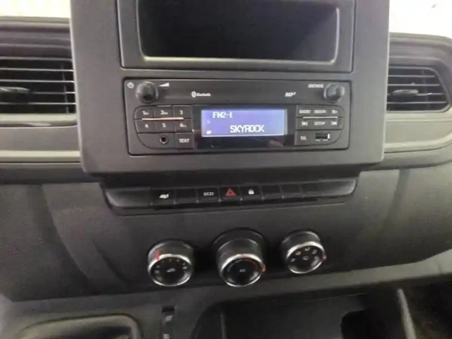 Renault Master fgn trac f3500 l2h2 blue dci 135 — photo 24