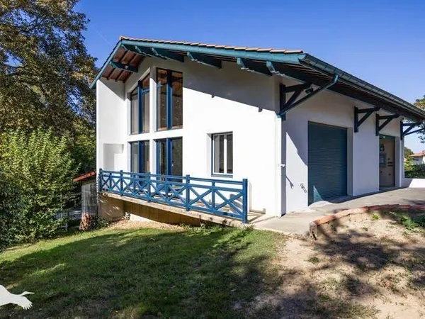 Maison de plain-pied 4 pièces 240 m²