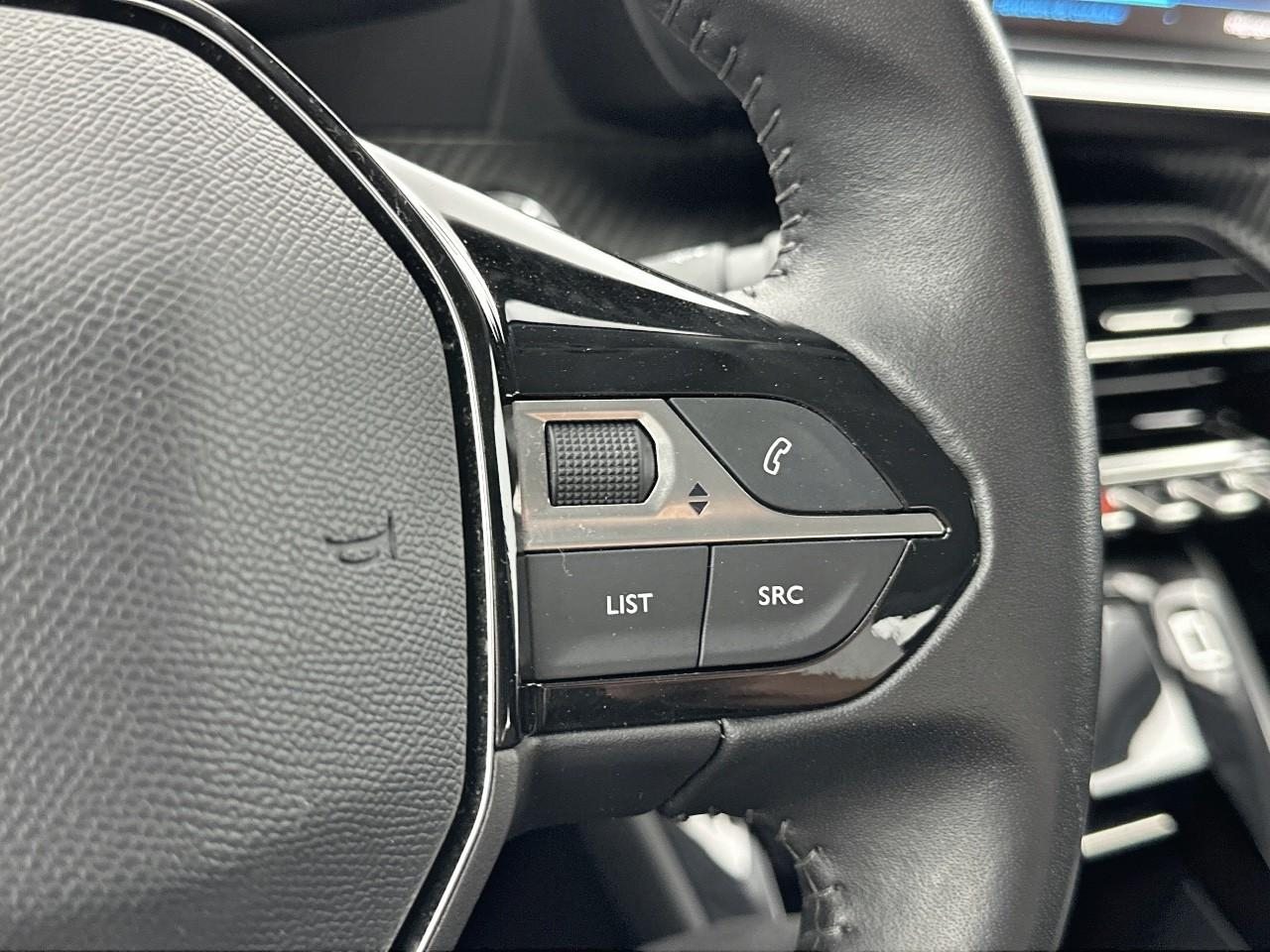 Peugeot 208 puretech 100 s&s bvm6 allure — photo 19