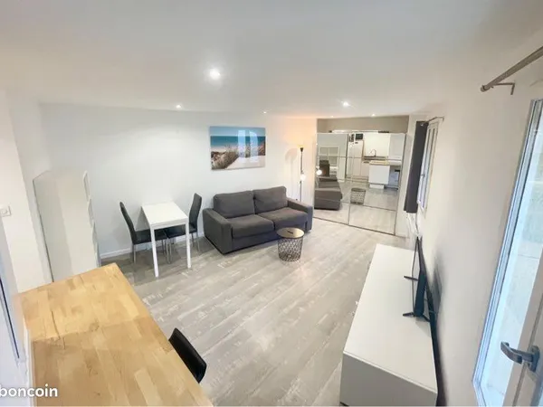 T1 meublé 24,68 m² - Centre de La Garde - DPE B - Fibre