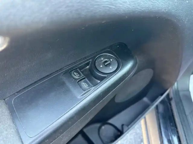 Ford Transit Courier fourgonnette 1.0e 100ch stop&amp;start trend — photo 6